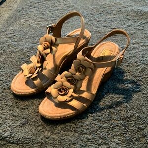 b.o.c Sandals w/cork wedge